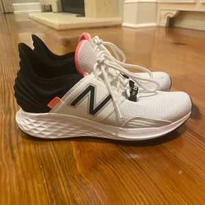 Women’s New Balance Fresh Foam Roav, size 6.5